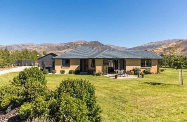 Modern private suite on local cherry orchard