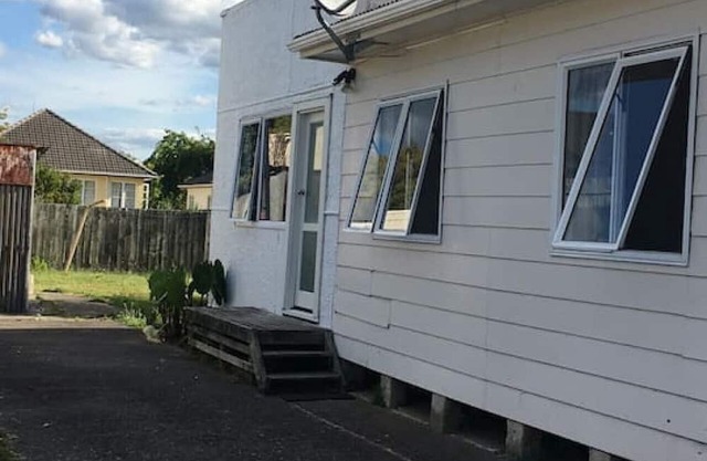 4 Beds including 2 Double Beds and 2 Sofa Beds up to 8 People, House, 22B Pererika St, Rotorua