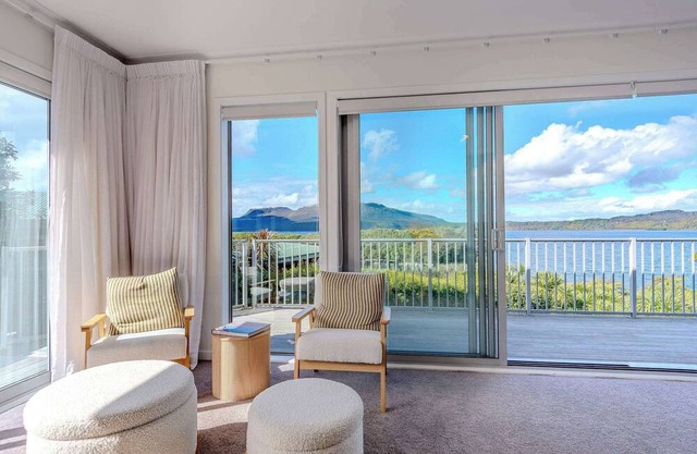 Boat Shed Bay - Stunning Lake Tarawera Views