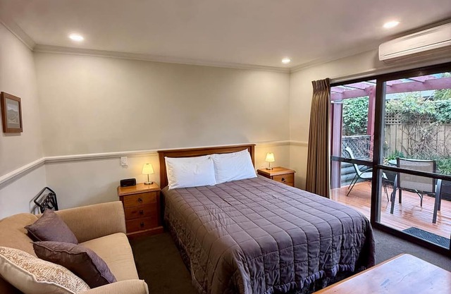 Alpine Springs Motel | Unit 4 - H2521A
