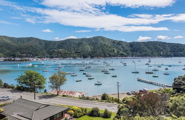 Waikawa Bay View - Waikawa Holiday Home
